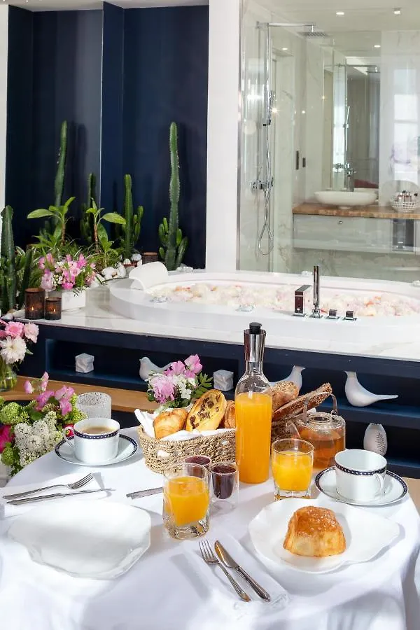 Les Chambres Romantiques - Suite Jacuzzi Privatif, Domaine Aixois D'Exception Aix-en-Provence 0*,