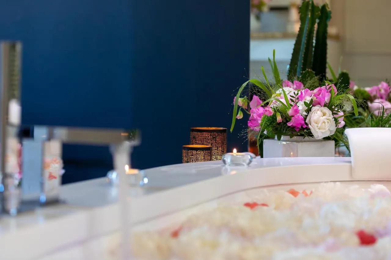 Les Chambres Romantiques - Suite Jacuzzi Privatif, Domaine Aixois D'Exception Aix-en-Provence Penzion